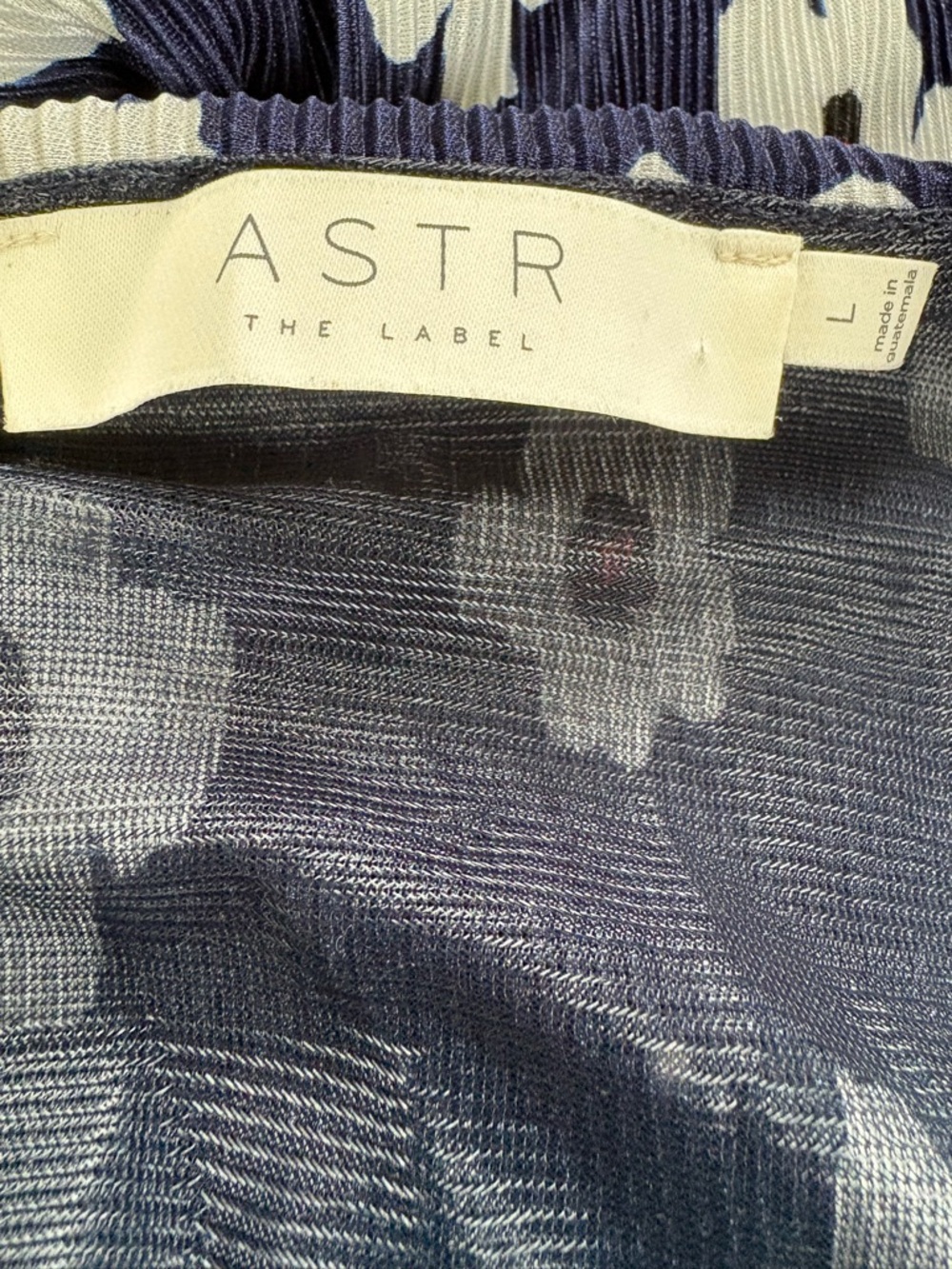 ASTR The Label Floral Wrap Crop Top Long Sleeve Navy White Paris Chic L - Picture 7 of 9